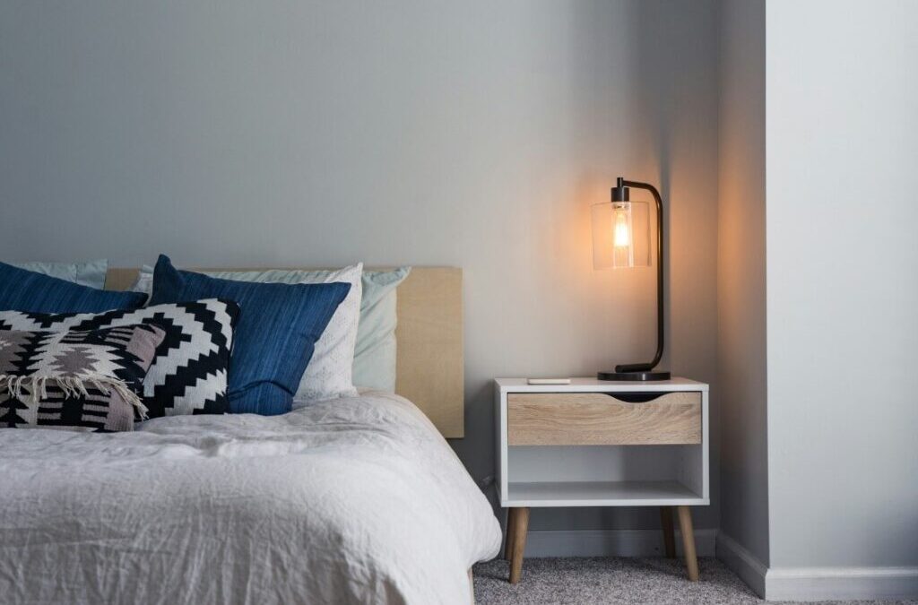 Sfeervolle en praktische slaapkamer verlichting: tips voor een perfecte balans